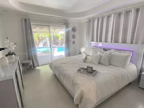 Bedroom - 291 Cir Dr, Hialeah, FL 33010 photo 2 of 2