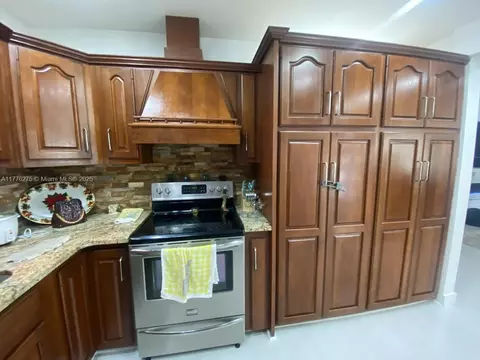 Kitchen - 291 Cir Dr, Hialeah, FL 33010 photo 5 of 5