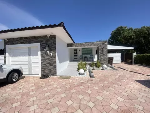 Exterior - 291 Cir Dr, Hialeah, FL 33010 photo 3 of 15