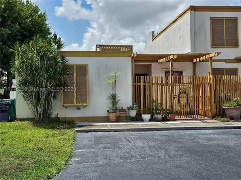 13186 SW 10th Ln, Miami, FL 33184