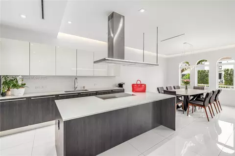 3106 NE 210th Ter, Aventura, FL 33180