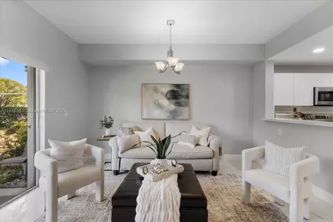 8834 W Flagler St #4, Miami, FL 33174