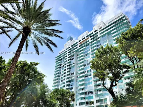 400 S Pointe Dr #702, Miami Beach, FL 33139