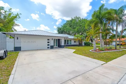 7250 NW 6th St, Plantation, FL 33317