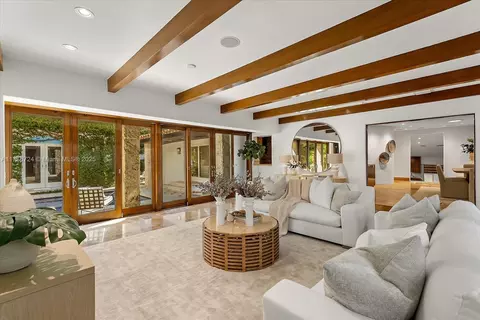 Living - 551 S Mashta Dr, Key Biscayne, FL 33149 photo 4 of 6