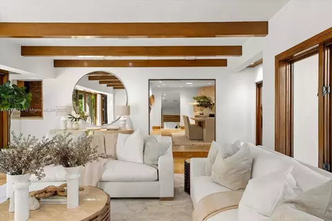 Living - 551 S Mashta Dr, Key Biscayne, FL 33149 photo 5 of 6