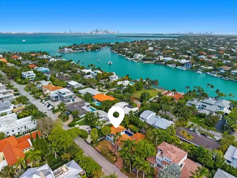 View/Area - 551 S Mashta Dr, Key Biscayne, FL 33149 photo 12 of 15