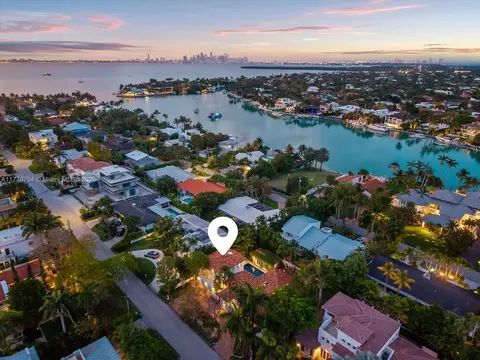 View/Area - 551 S Mashta Dr, Key Biscayne, FL 33149 photo 13 of 15