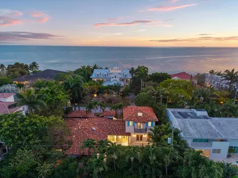 View/Area - 551 S Mashta Dr, Key Biscayne, FL 33149 photo 4 of 15