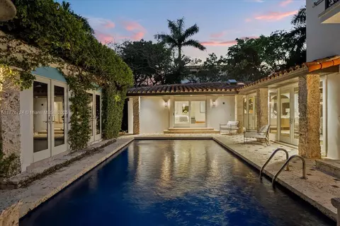 Exterior - 551 S Mashta Dr, Key Biscayne, FL 33149 photo 15 of 15