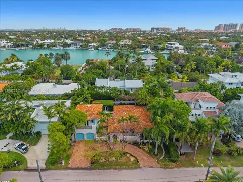 View/Area - 551 S Mashta Dr, Key Biscayne, FL 33149 photo 10 of 15