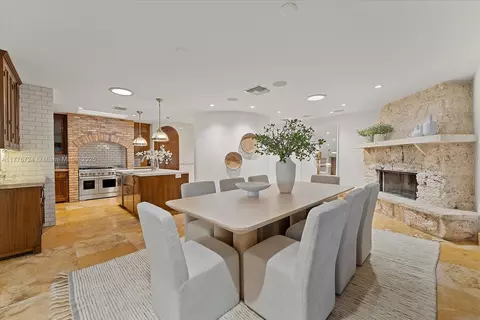 Dining - 551 S Mashta Dr, Key Biscayne, FL 33149 photo 2 of 3