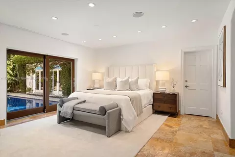 Bedroom - 551 S Mashta Dr, Key Biscayne, FL 33149 photo 4 of 10