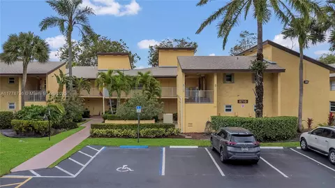 8710 Azalea Ct #101, Tamarac, FL 33321