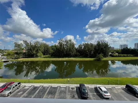 16465 NE 22nd Ave #505, North Miami Beach, FL 33160