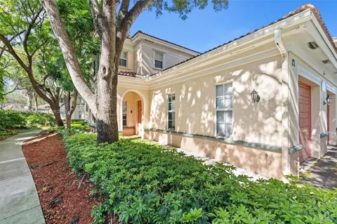 2474 Centergate Dr #101, Miramar, FL 33025