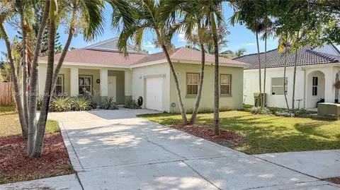 82 NW 4th St, Homestead, FL 33030