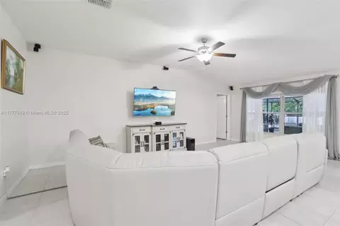 13405 Willow Bluestar Loop, Riverview, FL 33579 photo 9