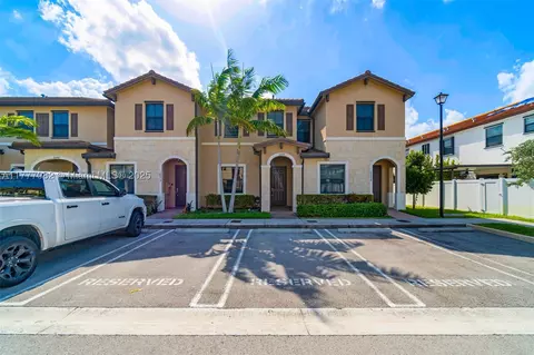 10494 W 33rd Way #10494, Hialeah, FL 33018