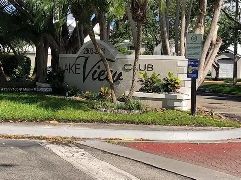 2850 N Oakland Forest Dr #103, Oakland Park, FL 33309