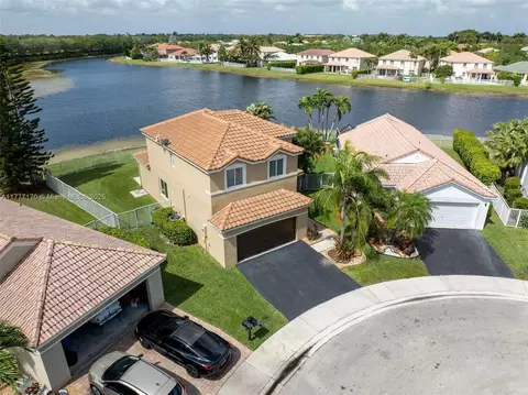 4242 Magnolia Ridge Dr, Weston, FL 33331