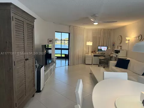 7210 Fairfax Dr #106, Tamarac, FL 33321