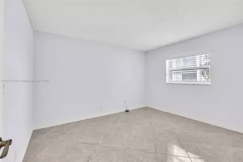 Bedroom - 1025 SE 3rd Ave #201, Dania Beach, FL 33004 photo 1 of 3