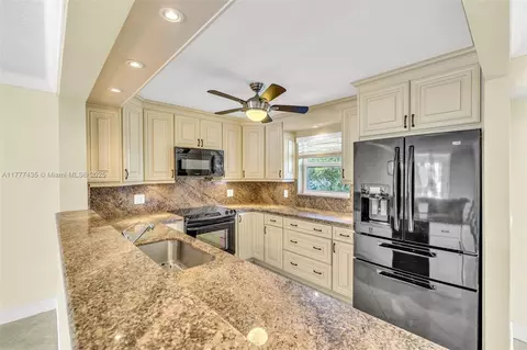 Kitchen - 1025 SE 3rd Ave #201, Dania Beach, FL 33004 photo 4 of 4