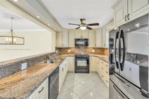 1025 SE 3rd Ave #201, Dania Beach, FL 33004
