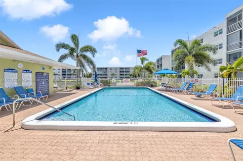 Exterior - 1025 SE 3rd Ave #201, Dania Beach, FL 33004 photo 5 of 5