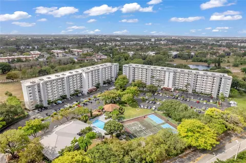 5900 NW 44th St #406, Lauderhill, FL 33319