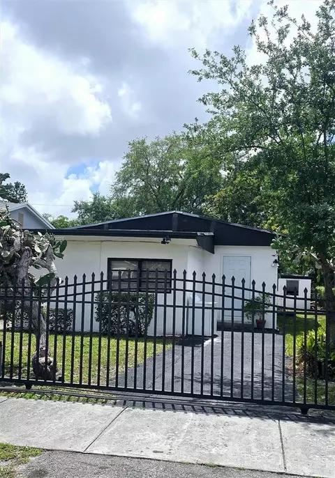 3046 NW 59th St, Miami, FL 33142