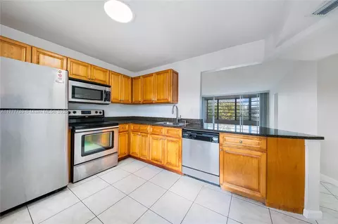 1302 NE 191st St #A-225, Miami, FL 33179