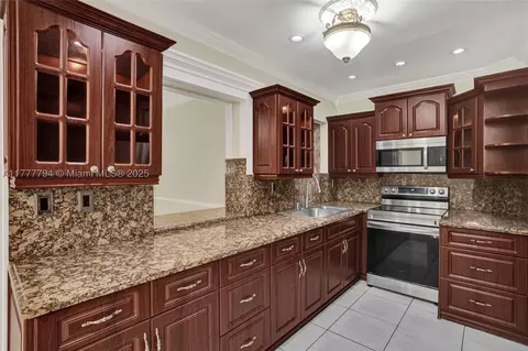 1665 NW 124th St, North Miami, FL 33167