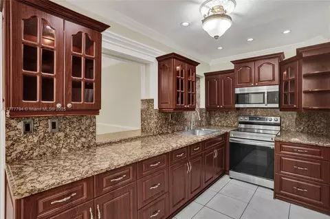 1665 NW 124th St, North Miami, FL 33167