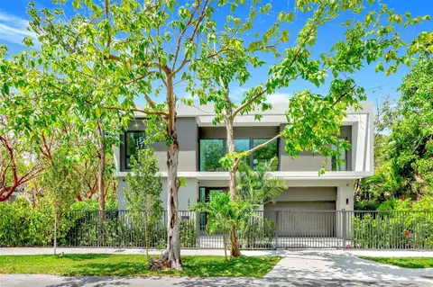 2942 Center St, Miami, FL 33133
