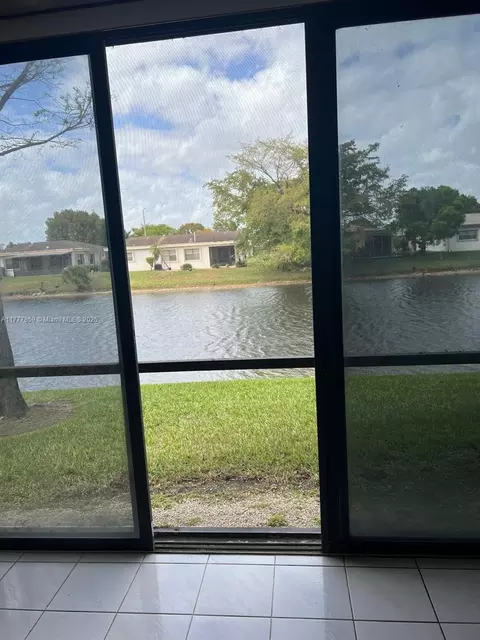 9439 N Belfort Cir #107, Tamarac, FL 33321