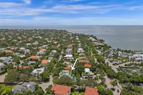 View/Area - 201 Buttonwood Dr, Key Biscayne, FL 33149 photo 4 of 8