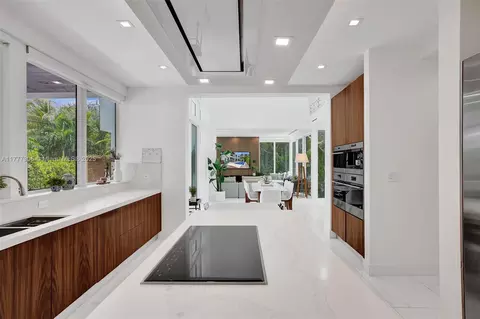 Kitchen - 201 Buttonwood Dr, Key Biscayne, FL 33149 photo 4 of 7