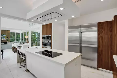 Kitchen - 201 Buttonwood Dr, Key Biscayne, FL 33149 photo 3 of 7