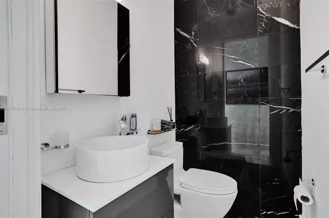 Bath - 201 Buttonwood Dr, Key Biscayne, FL 33149 photo 2 of 7