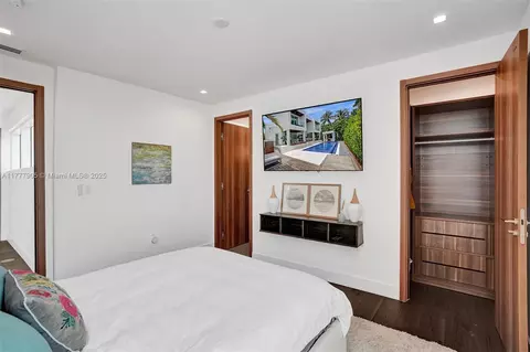Bedroom - 201 Buttonwood Dr, Key Biscayne, FL 33149 photo 9 of 12
