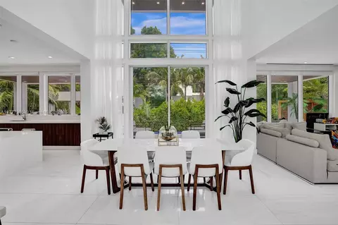 Dining - 201 Buttonwood Dr, Key Biscayne, FL 33149 photo 7 of 7