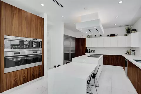 Kitchen - 201 Buttonwood Dr, Key Biscayne, FL 33149 photo 6 of 7