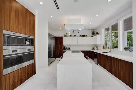Kitchen - 201 Buttonwood Dr, Key Biscayne, FL 33149 photo 1 of 7
