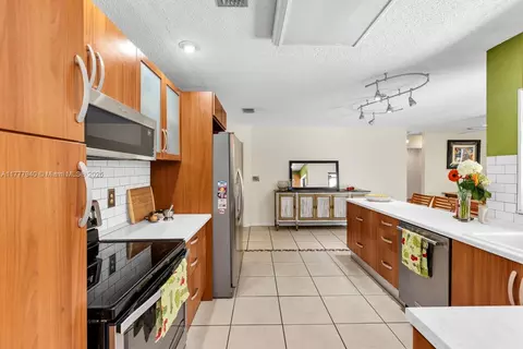 14811 Archerhall St, Davie, FL 33331