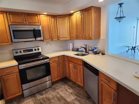 1750 NE 191st St #626-4, Miami, FL 33179
