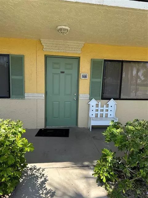 1606 W Meadows Cir W #1606, Boynton Beach, FL 33436