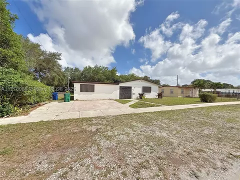 1910 NW 163rd St Rd, Miami Gardens, FL 33054