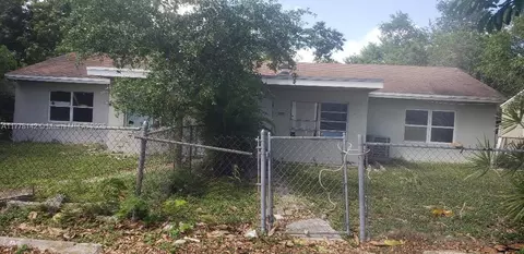 1425 NE 131st St, North Miami, FL 33161